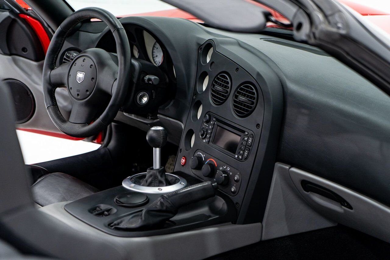 Dodge Viper Clean Title With Only 2,063 km (1,282 Miles) From New 2008 Rouge Montréal - photo #41