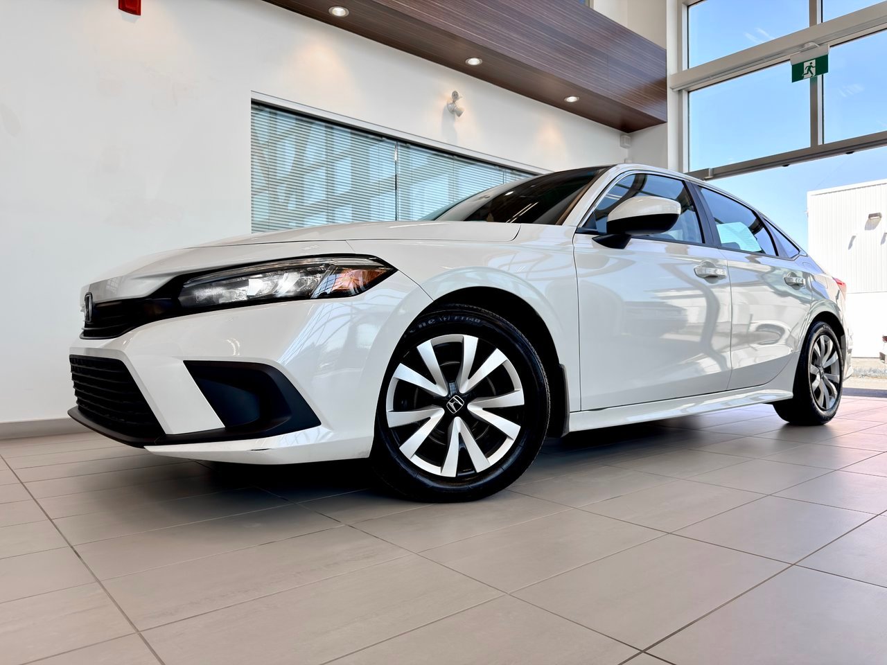 Honda Civic Sedan 2023 Blanc Notre-Dame-des-Prairies - photo #1