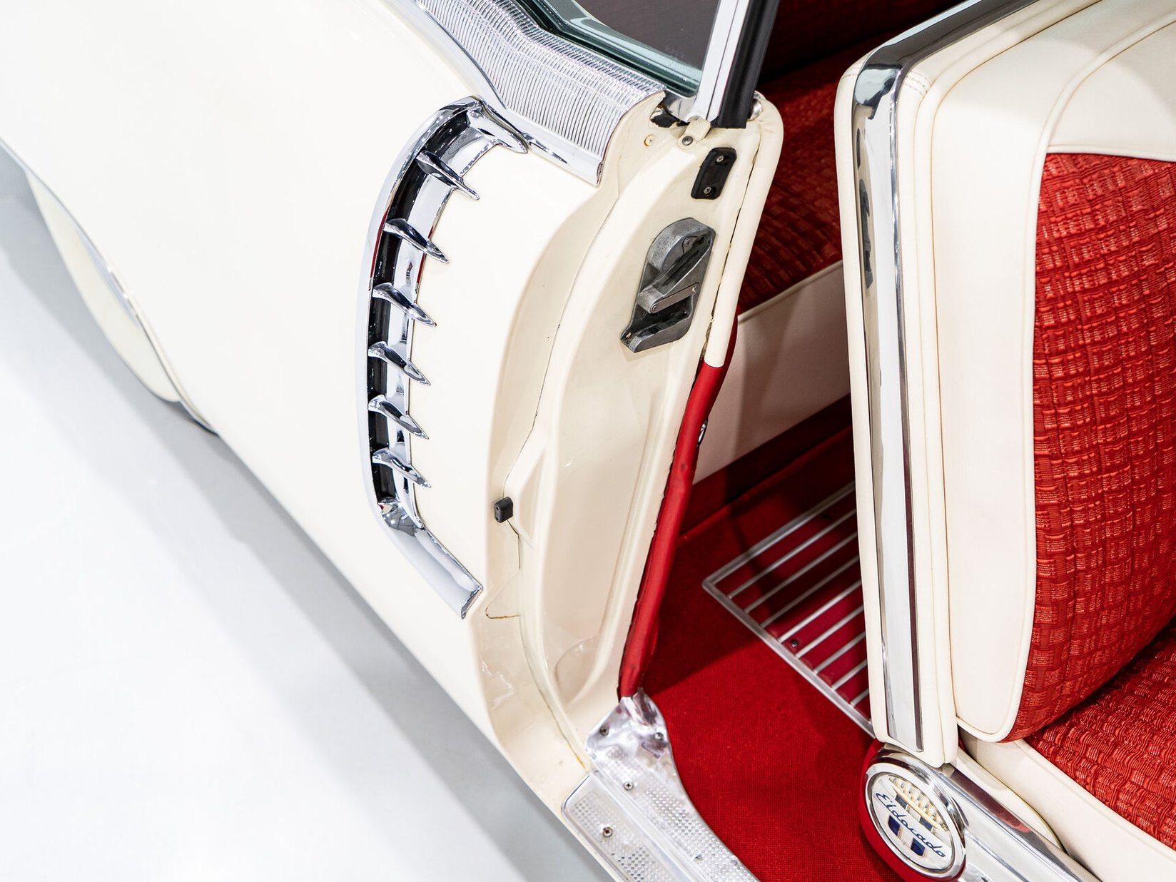 1956 Cadillac Eldorado Seville With Factory A/C | PRIX EN USD White Montreal - photo #85