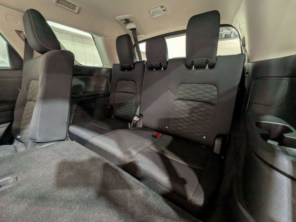 2024 Nissan Pathfinder S 4WD White Val-David - photo #14