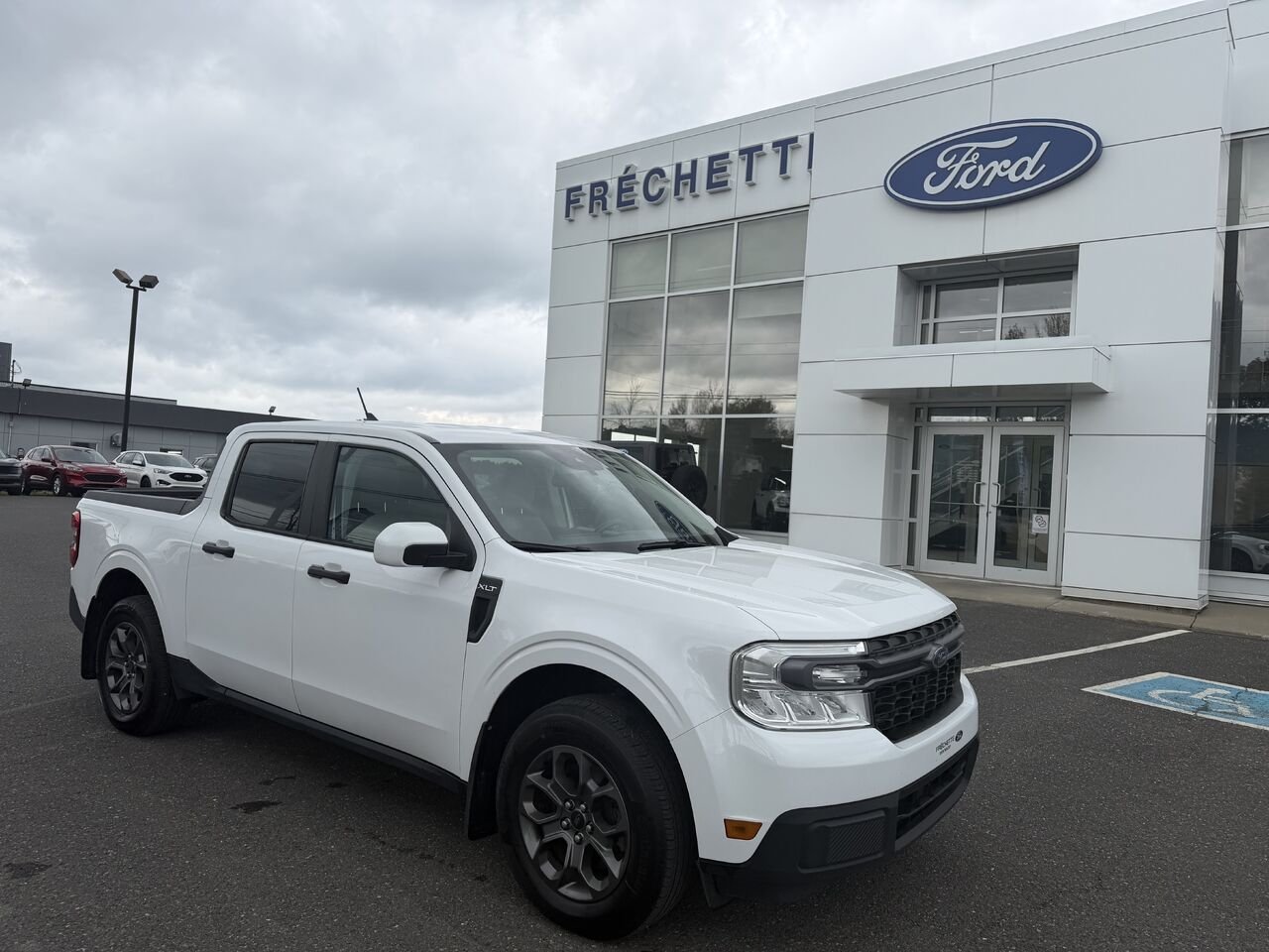 2023 Ford Maverick White Montmagny - photo #0