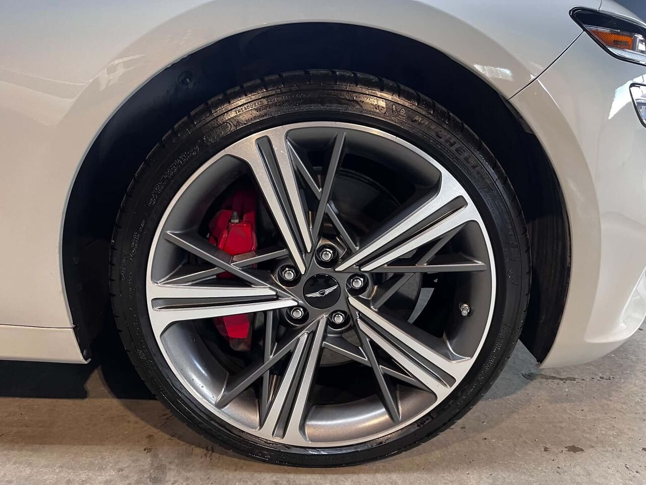 Genesis G70 2024 Gris Blainville - photo #5