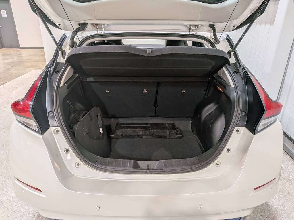 2020 Nissan LEAF SL PLUS Hatchback White Val-David - photo #8