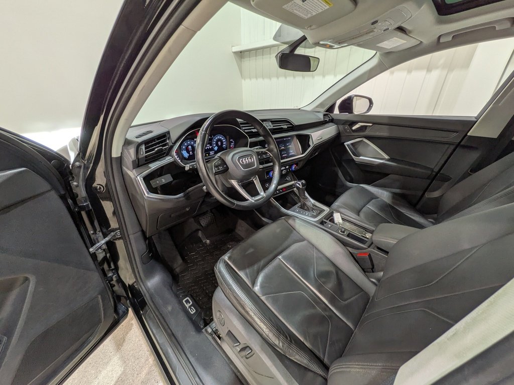 2022 Audi Q3 Komfort 45 TFSI quattro Black Val-David - photo #10