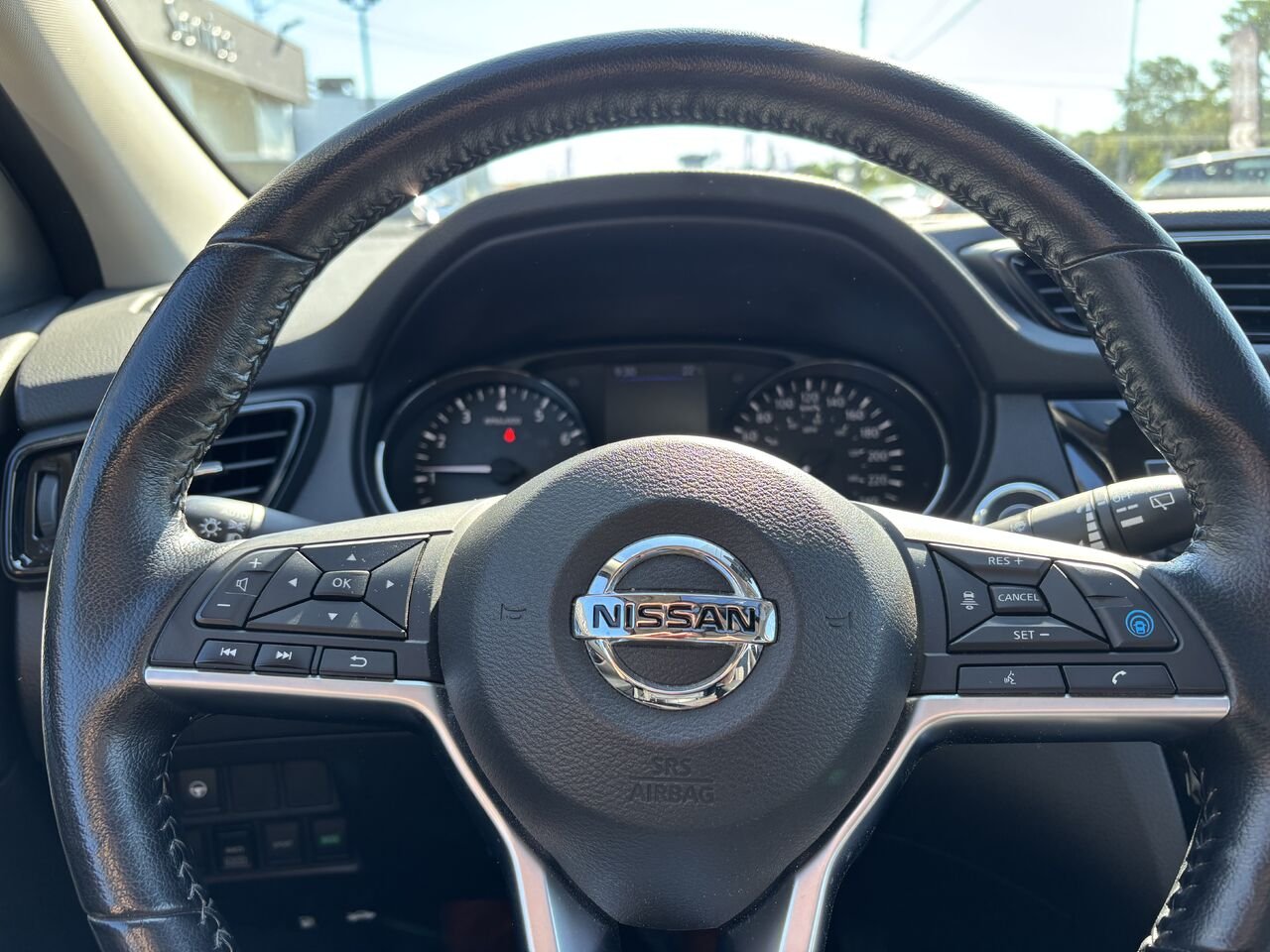 2021 Nissan Qashqai SV TI CVT Red Montmagny - photo #14