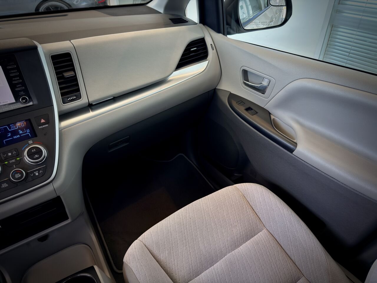 Toyota Sienna 2020 Blanc Notre-Dame-des-Prairies - photo #15