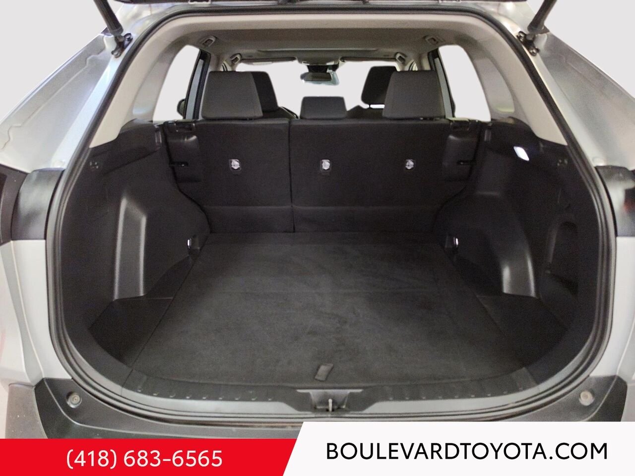 Toyota RAV4 99569A-24 | XLE HYBRIDE, AWD 2023 Argent Québec - photo #19