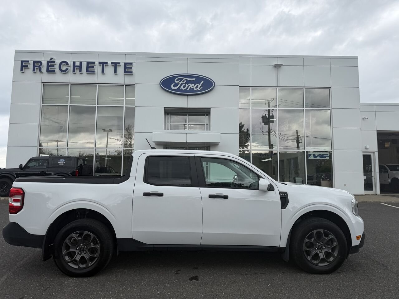 2023 Ford Maverick White Montmagny - photo #1