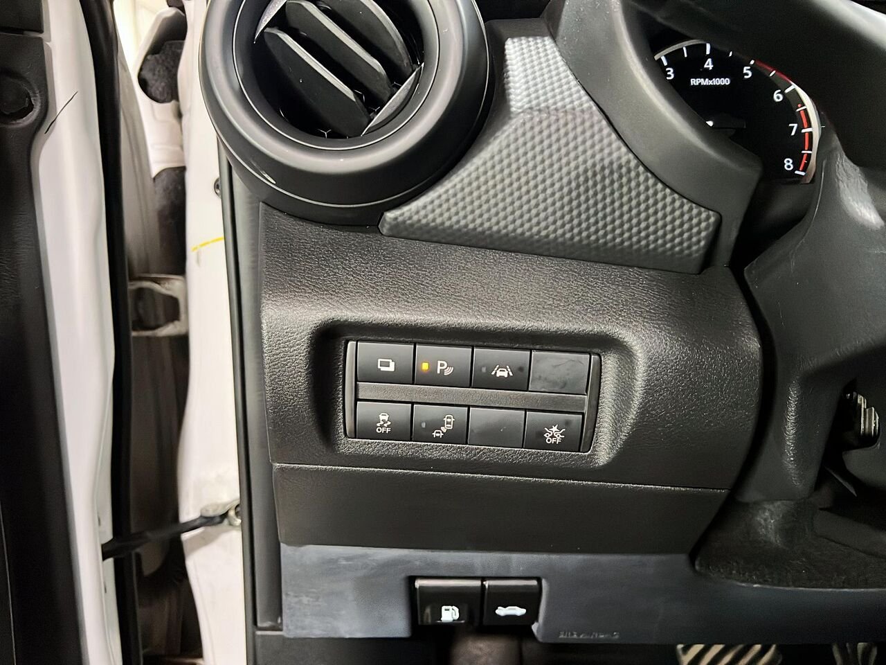 2022 Nissan Kicks S TA White Québec - photo #15