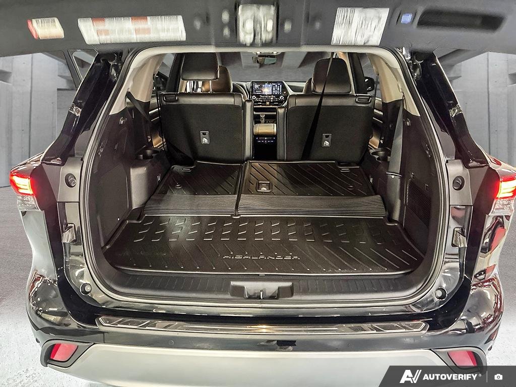 2021 Toyota Highlander 2601587A | Limited Edmonton - photo #11