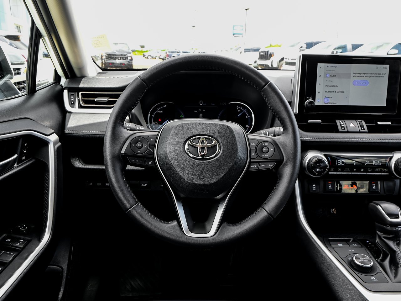 2024 Toyota RAV4 Hybrid XLE AWD White w/Black Roof Sherwood Park - photo #21