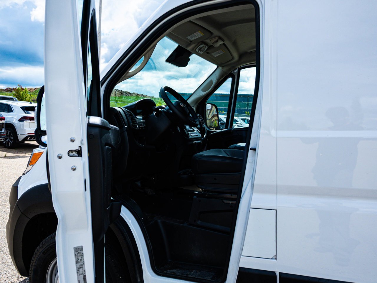 2025 Ram ProMaster Cargo Van Tradesman 2500 High Roof 136 WB w/Pass Seat White Sherwood Park - photo #15