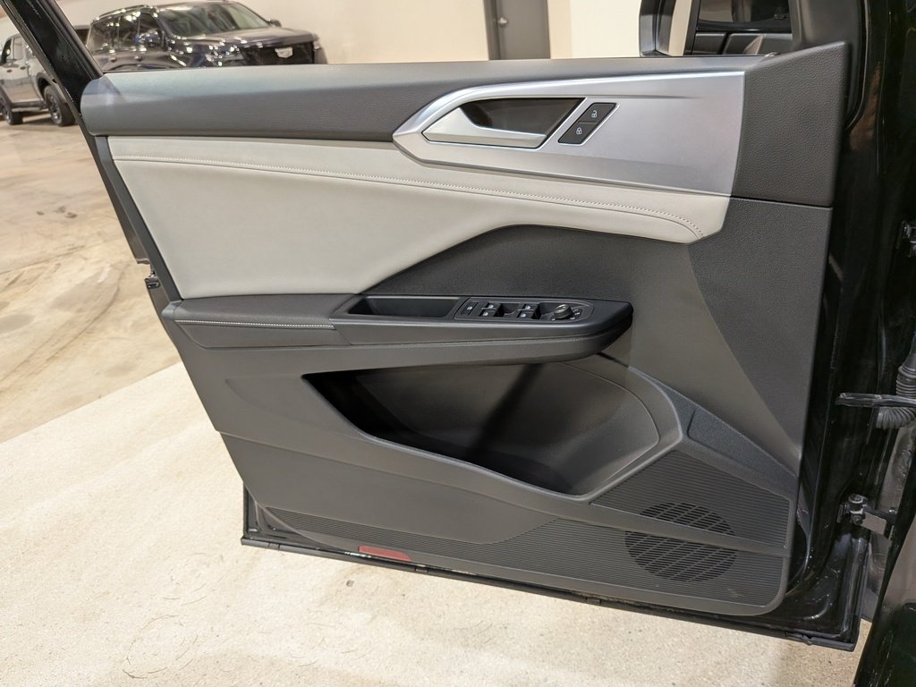 Volkswagen Taos Comfortline 4MOTION 2025 Noir Val-David - photo #33