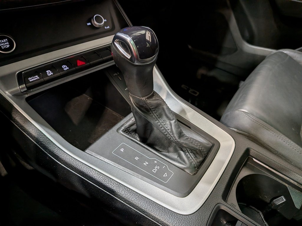 2022 Audi Q3 Komfort 45 TFSI quattro Black Val-David - photo #27