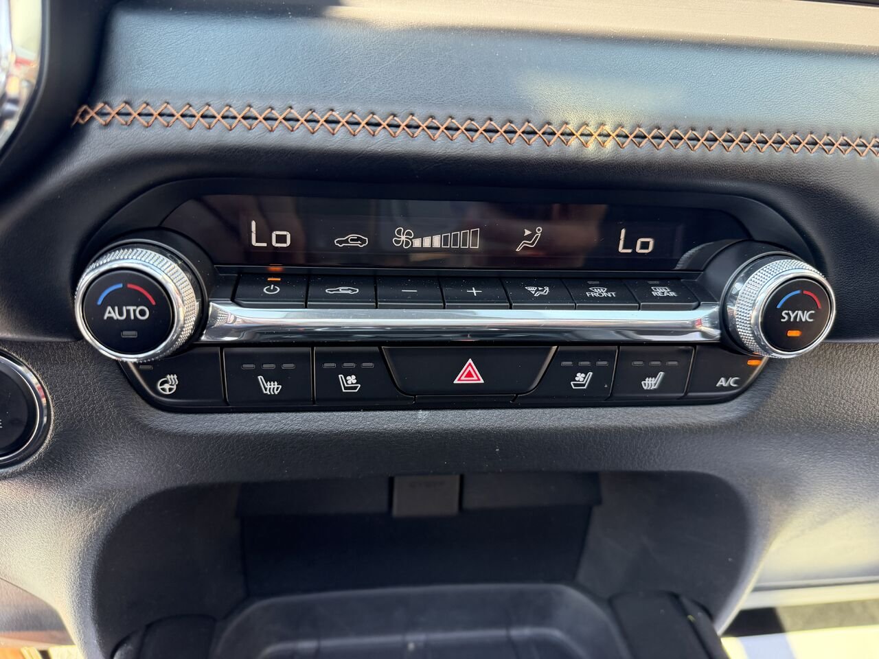 2023 Mazda CX-50 Red Lac Mégantic - photo #19