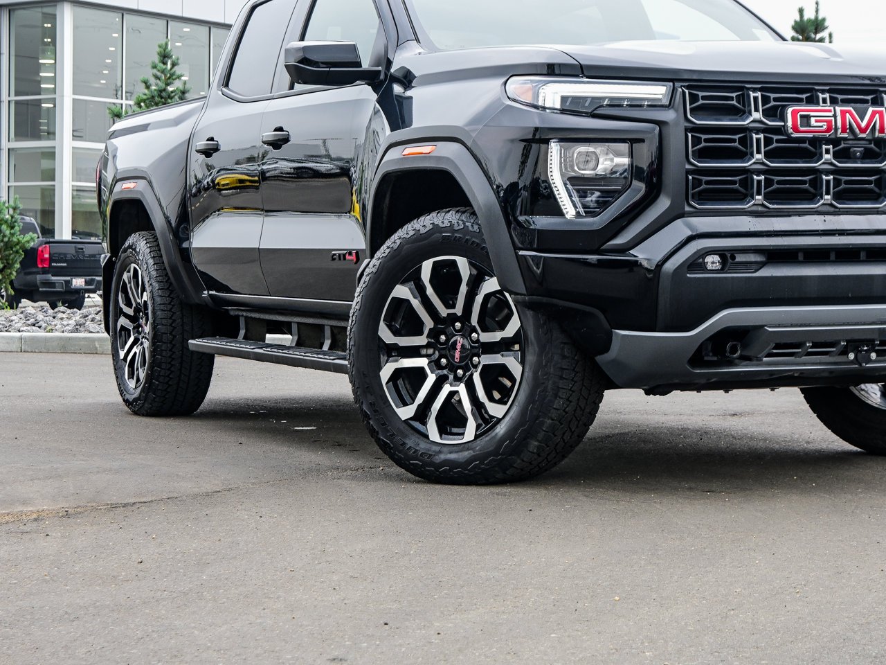 2025 GMC Canyon 4WD Crew Cab AT4 Black Sherwood Park - photo #5