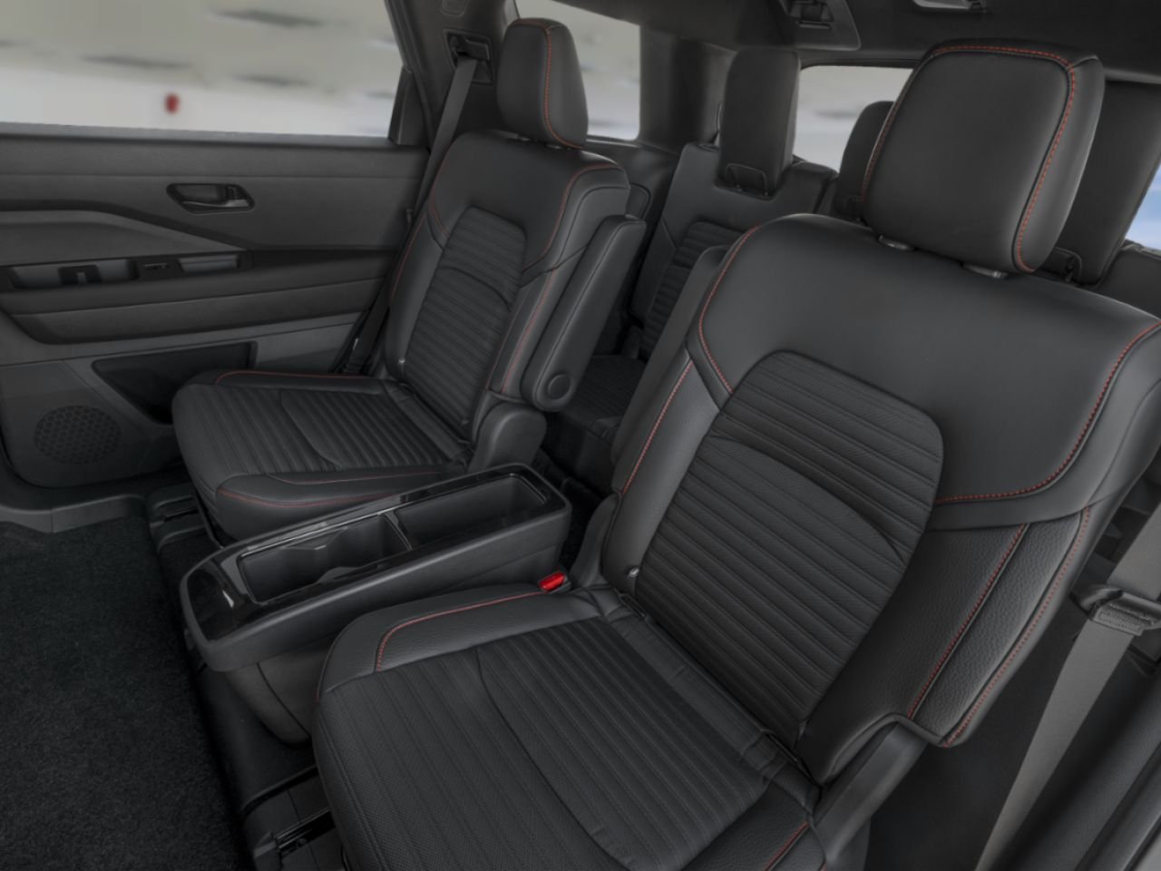 2026 NISSAN Pathfinder Everest While Pearl Tricoat/Super Black Saint-Georges - photo #7