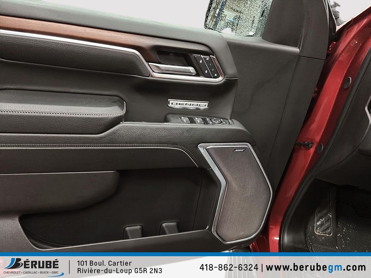 2024 GMC 1500 4RM, CAISSE COURTE, CAB. MULTIPLAC Denali cabine multiplace 4RM 147 po Red Rivière-du-Loup - photo #10