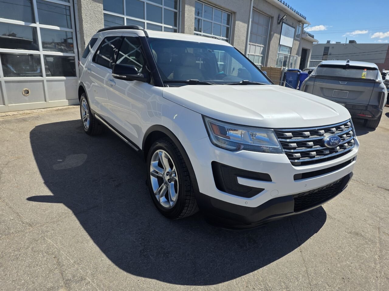 2017 Ford Explorer White  - photo #8