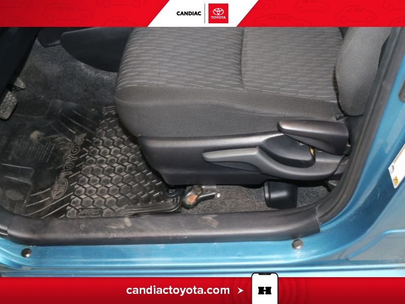 2014 Toyota Yaris Green Saint-Eustache - photo #14