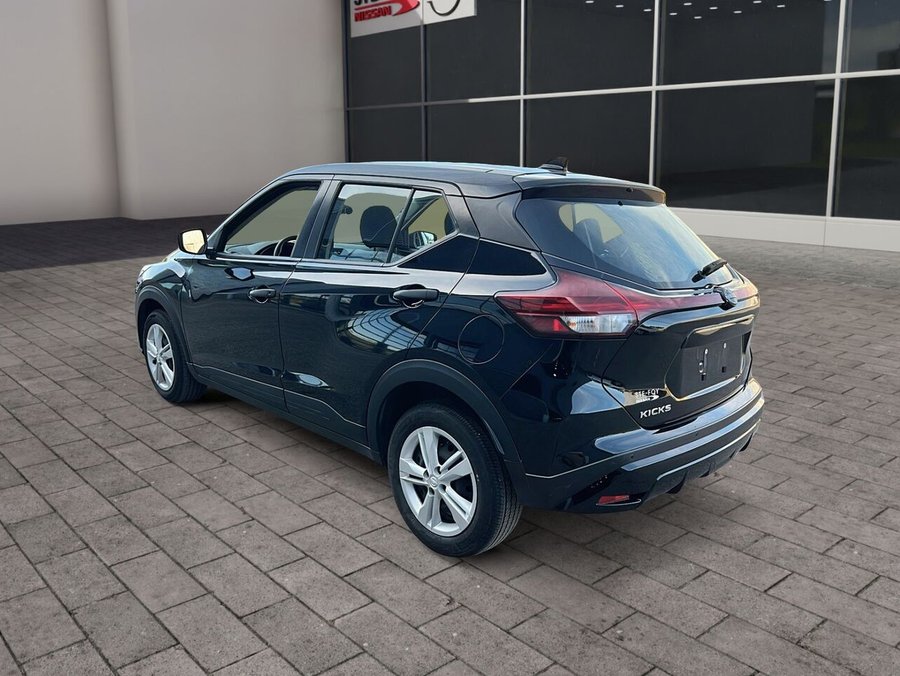 2024 Nissan Kicks S 2024 Black
