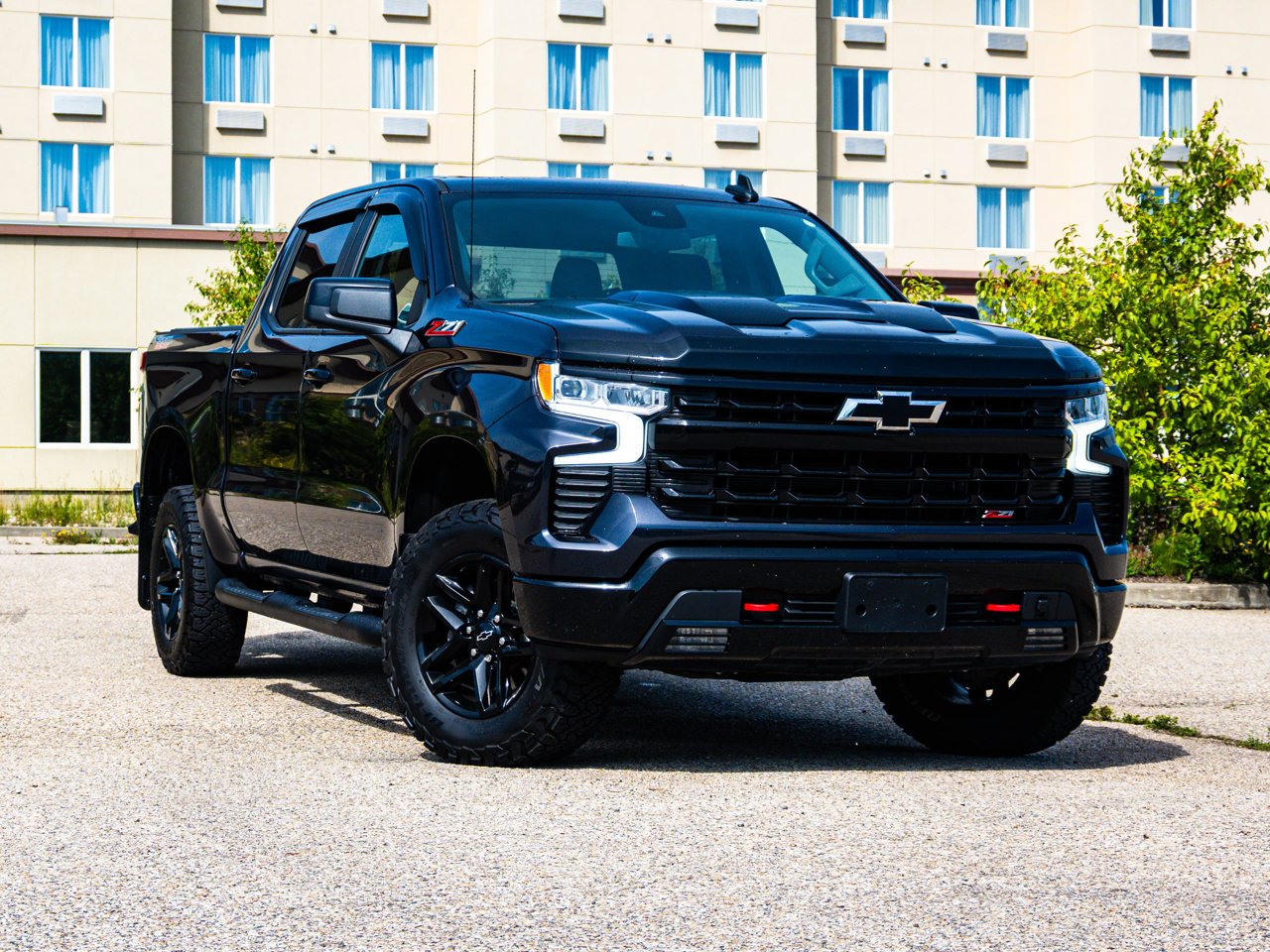 2022 Chevrolet Silverado 1500 4WD Crew Cab 147 LT Trail Boss Black Sherwood Park - photo #1