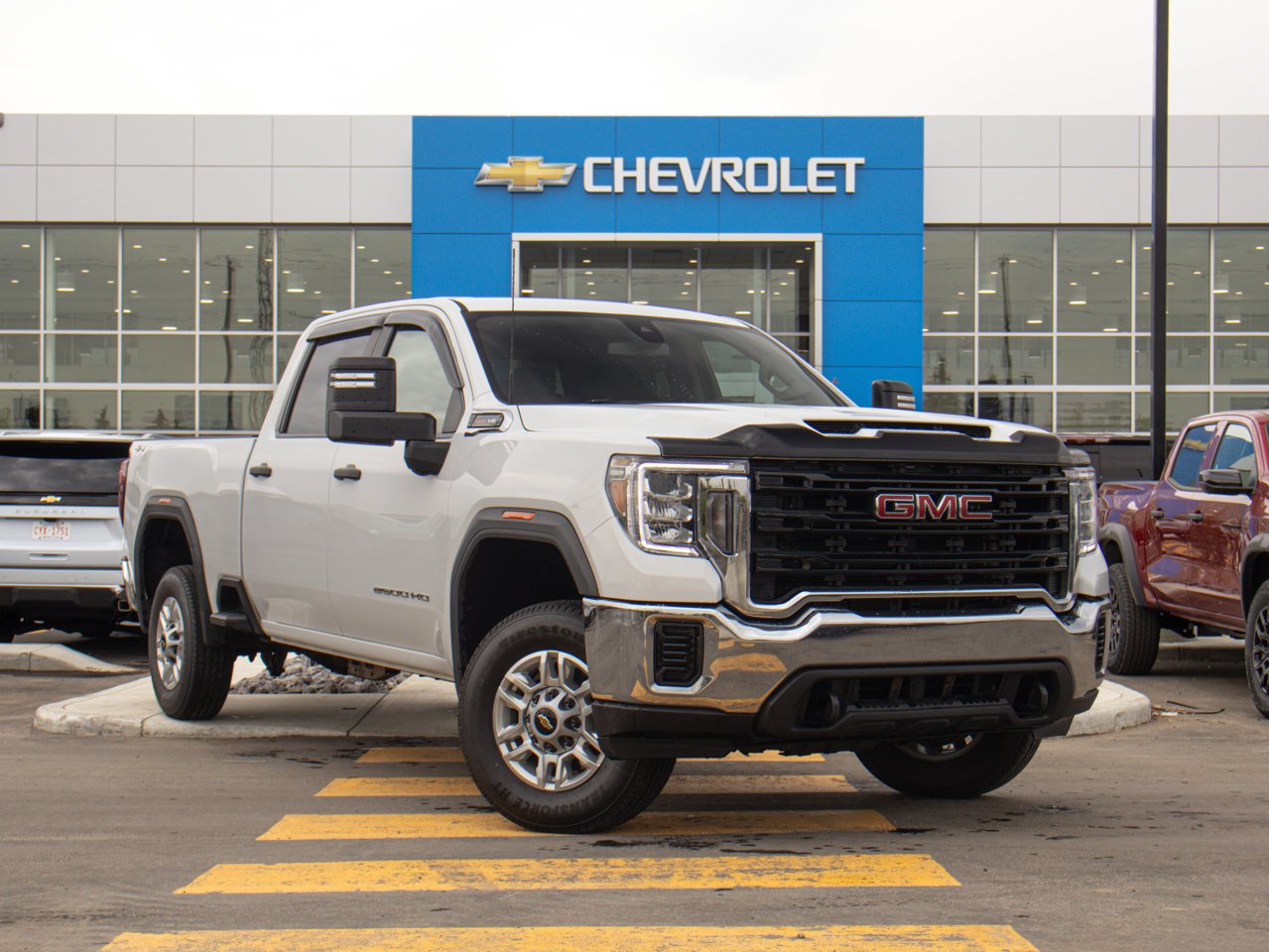 2022 GMC Sierra 2500HD 4WD Crew Cab 159 Pro White Sherwood Park - photo #1