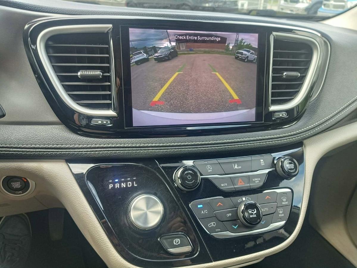 2022 Chrysler Pacifica White Lac Mégantic - photo #13
