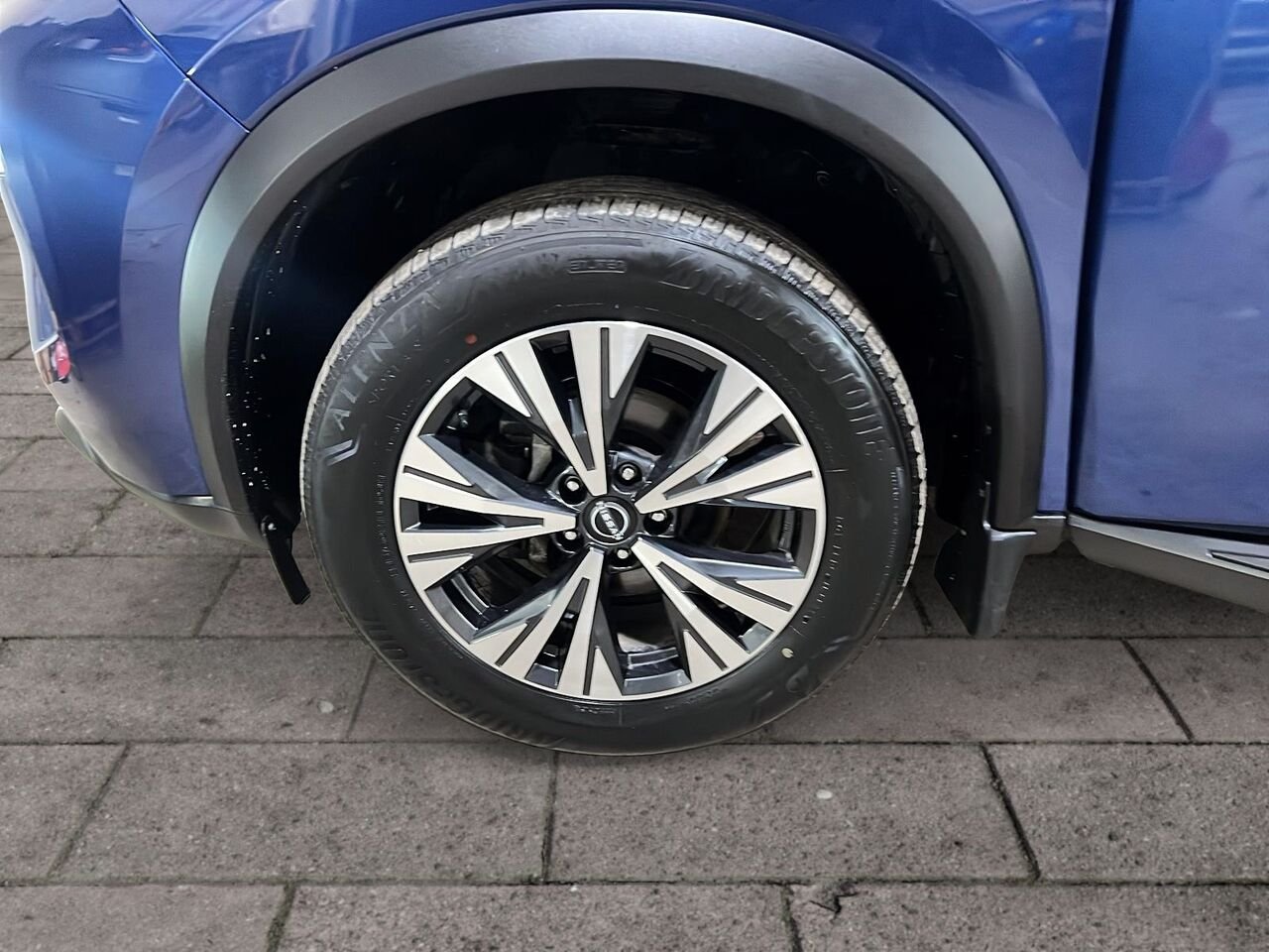 2023 Nissan Rogue SV TI Blue Québec - photo #6