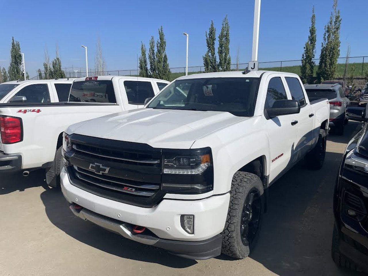 2018 Chevrolet Silverado 1500 4WD Crew Cab 143.5 LTZ w/2LZ White Sherwood Park - photo #1