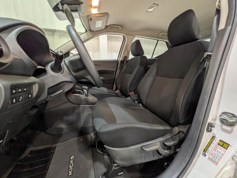 2024 Nissan Kicks White