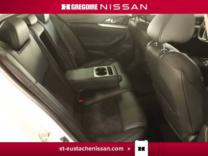 2017 Nissan Maxima White Laval - photo #40