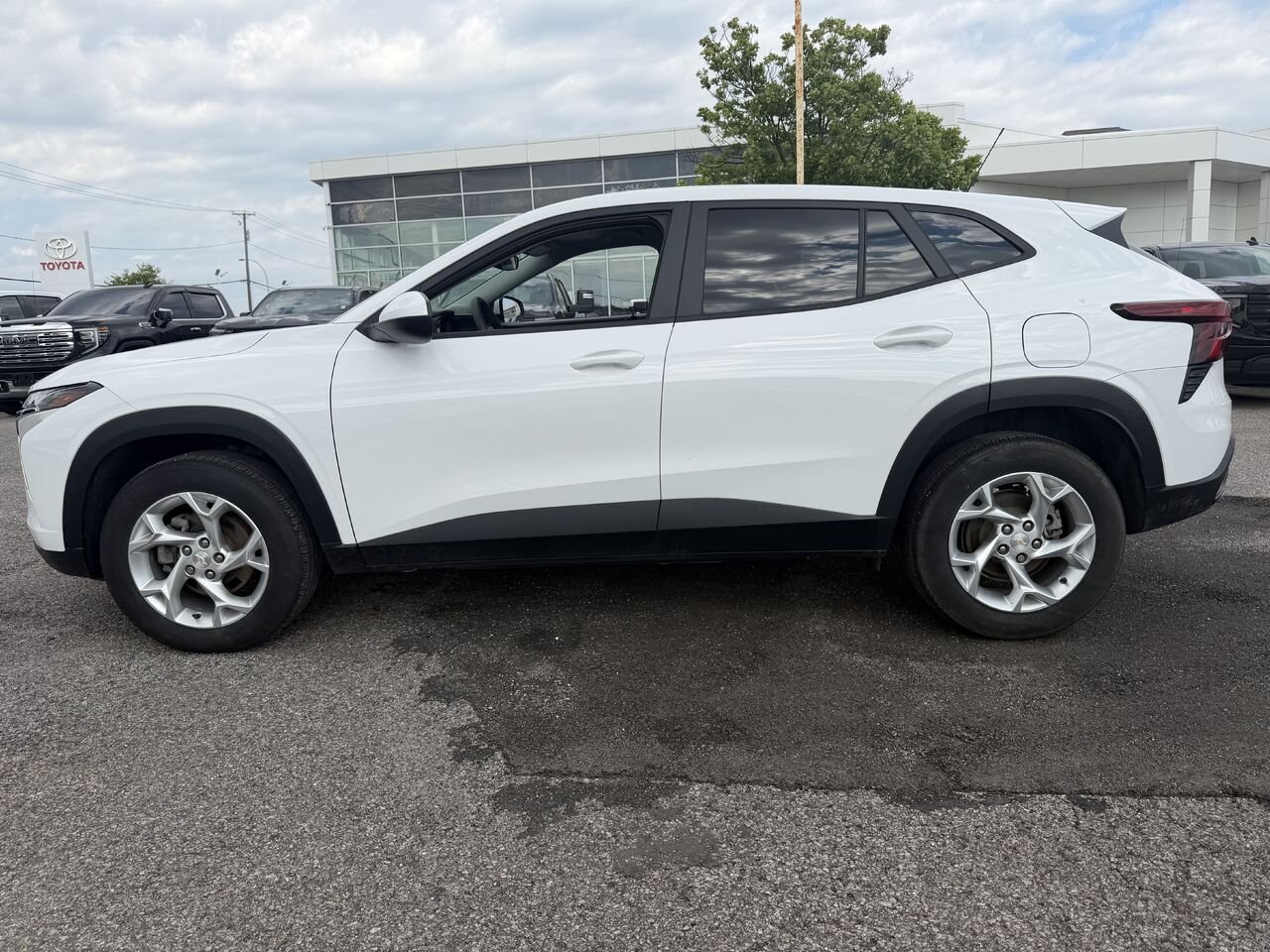 2024 CHEVROLET TRAX LS Traction avant 4 portes LS White Gatineau - photo #8