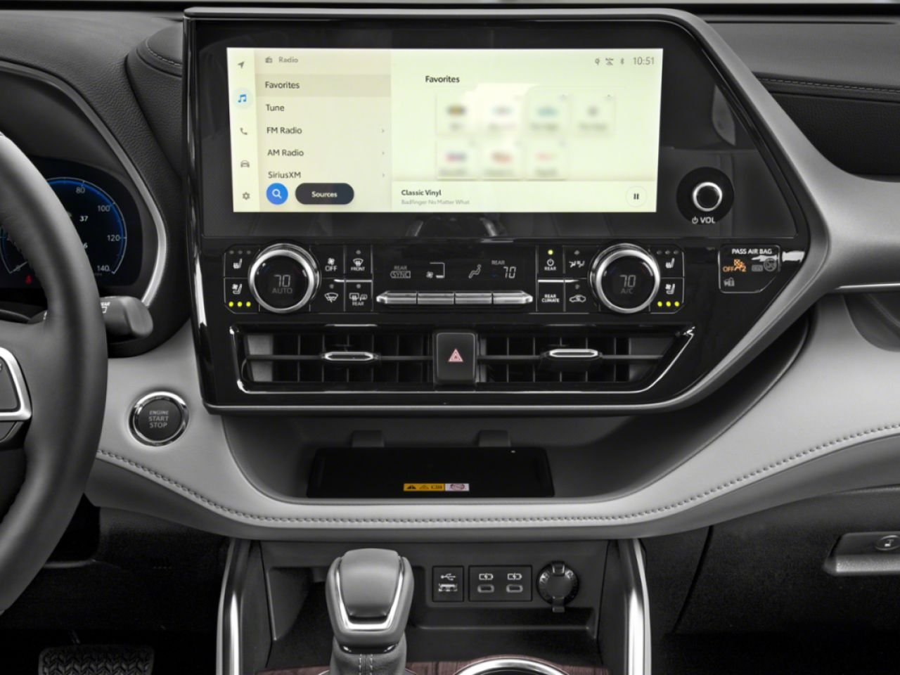2024 Toyota Highlander PLATNIUM AWD / HEATED AND VENTIALTED SEATS / HEATED REAR SEATS / ALLOY WHEELS / MOONROOF / CARPLAY AND ANDROID AUTO Mississauga - photo #12