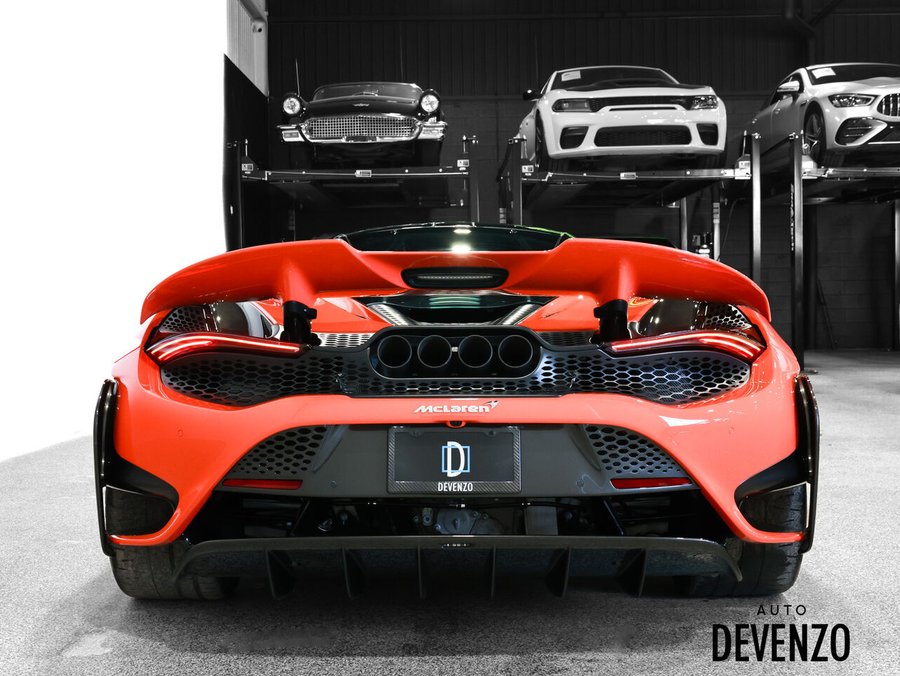 2021 McLaren 765LT 2021 Orange