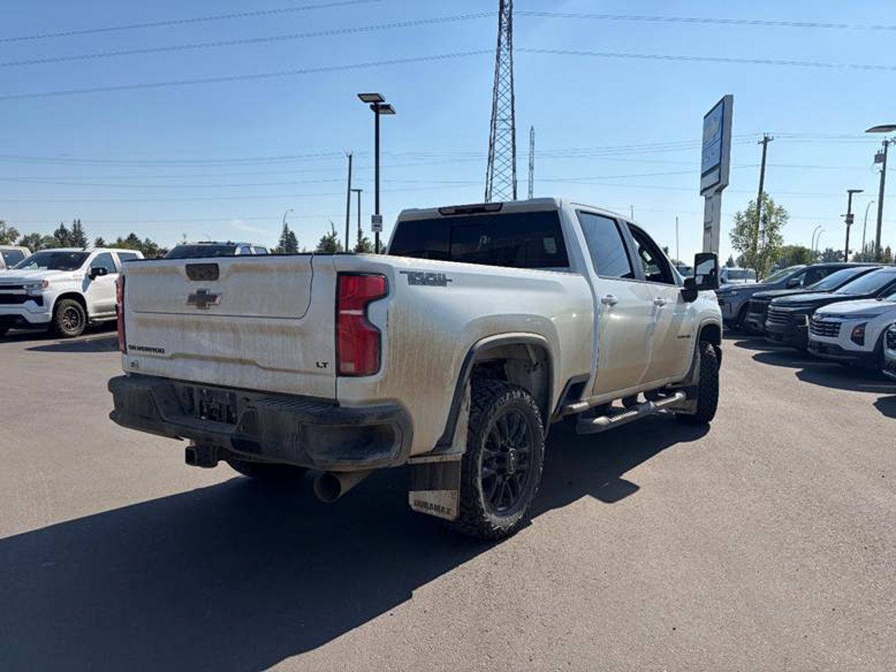 2025 Chevrolet Silverado 3500HD 4WD Crew Cab 159 LT White Sherwood Park - photo #2