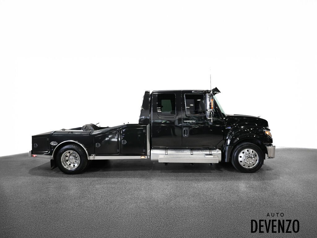 2014 International TerraStar RV Hauler 6.4L Diesel MAXXFORCE Black Saint-Eustache - photo #1