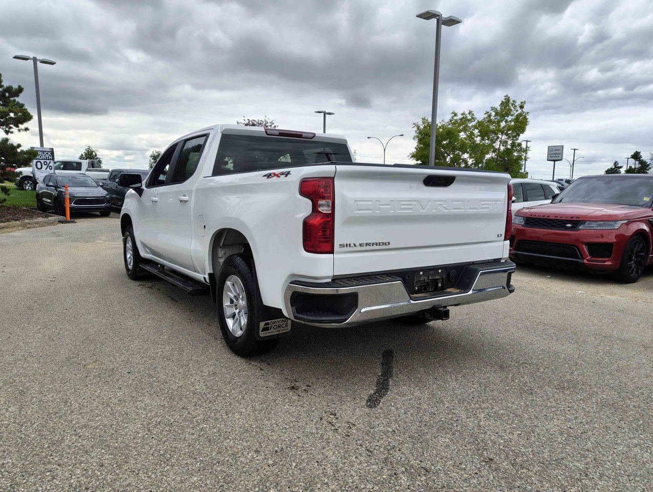 2022 Chevrolet Silverado 1500 4WD Crew Cab 147 LT White Sherwood Park - photo #3
