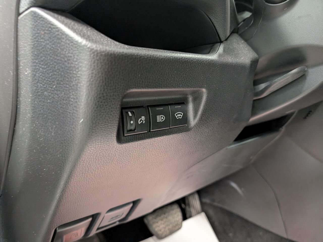 Toyota RAV4 LE/SIÈGES CHAUFFANTS/CAMÉRA DE RECUL/BLUETOOTH/AC/ 2025 Blanc Sherbrooke - photo #11