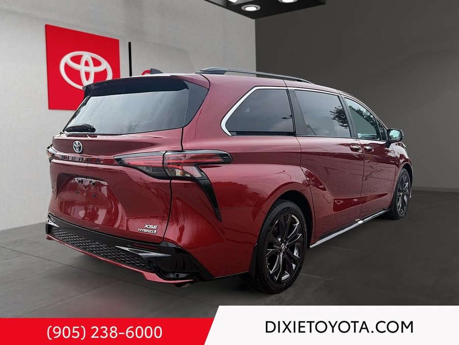 2023 Toyota Sienna 2023 Red