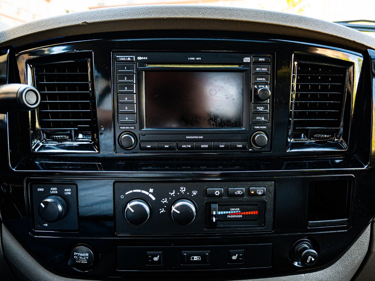 2007 Dodge Ram 3500 4WD Mega Cab 160.5 DRW Laramie Black Sherwood Park - photo #23