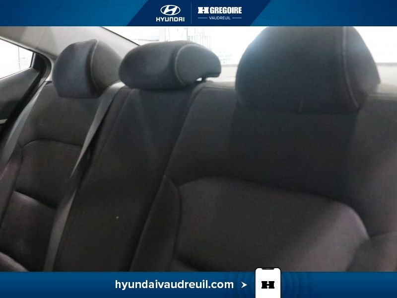 2017 Hyundai Elantra White Laval - photo #18