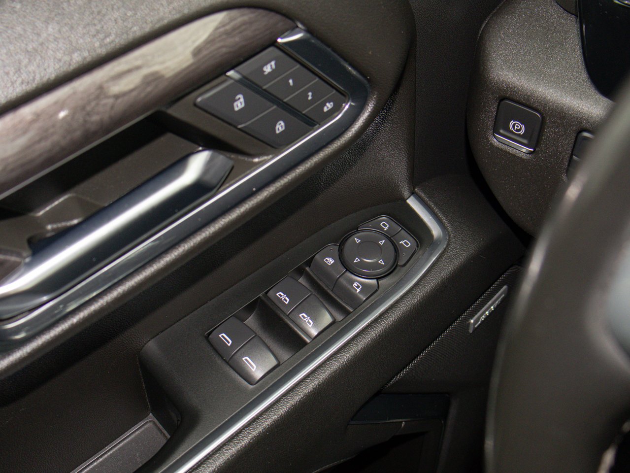 2024 Chevrolet Silverado 1500 4WD Crew Cab 147 LTZ Black Sherwood Park - photo #22