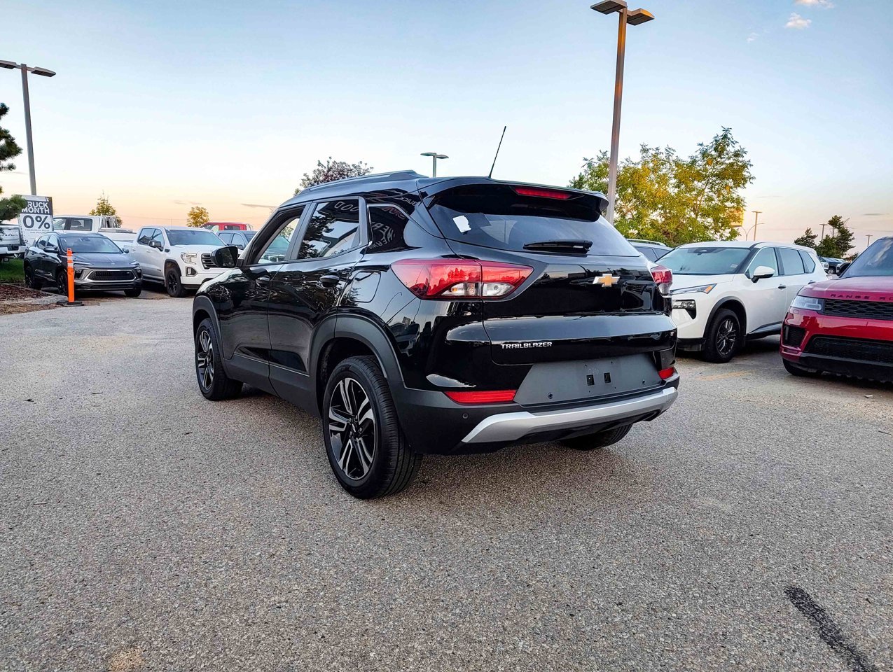 2024 Chevrolet Trailblazer FWD 4dr LT Black Sherwood Park - photo #4