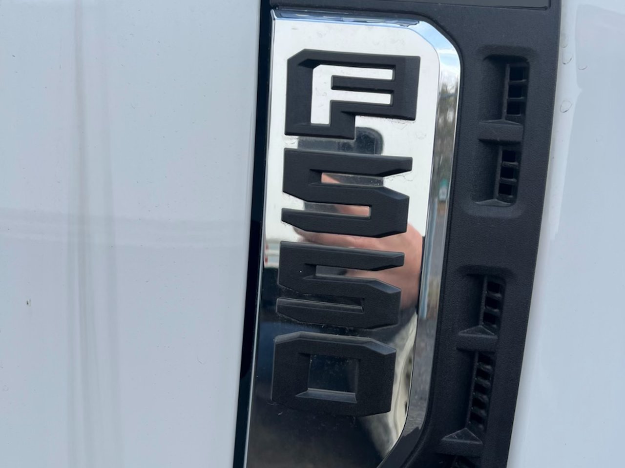 Ford Super Duty F-550 DRW XLT CABINE 6 PLACES 4RM 203 PO DCE DE 84 PO 2024 Blanc Oxford Châteauguay - photo #4