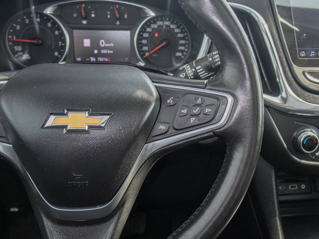 2022 Chevrolet Equinox AWD 4dr LT w/1LT White Sherwood Park - photo #24