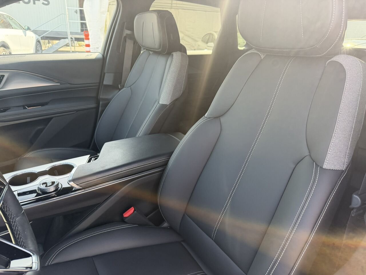 2024 Cadillac LYRIQ TECH FINANCEMENT À PARTIR DE 0.99% Silver Laval - photo #18