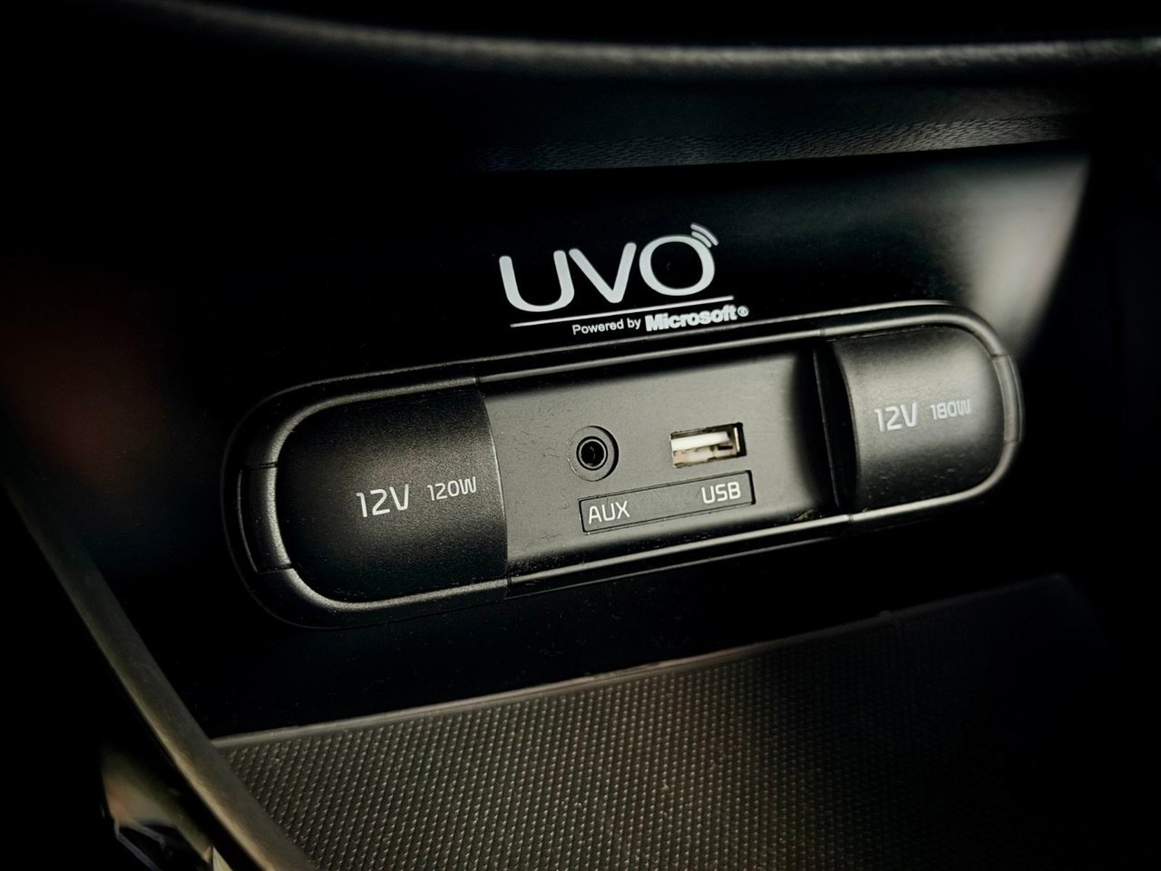 2016 Kia Soul White Notre-Dame-des-Prairies - photo #26