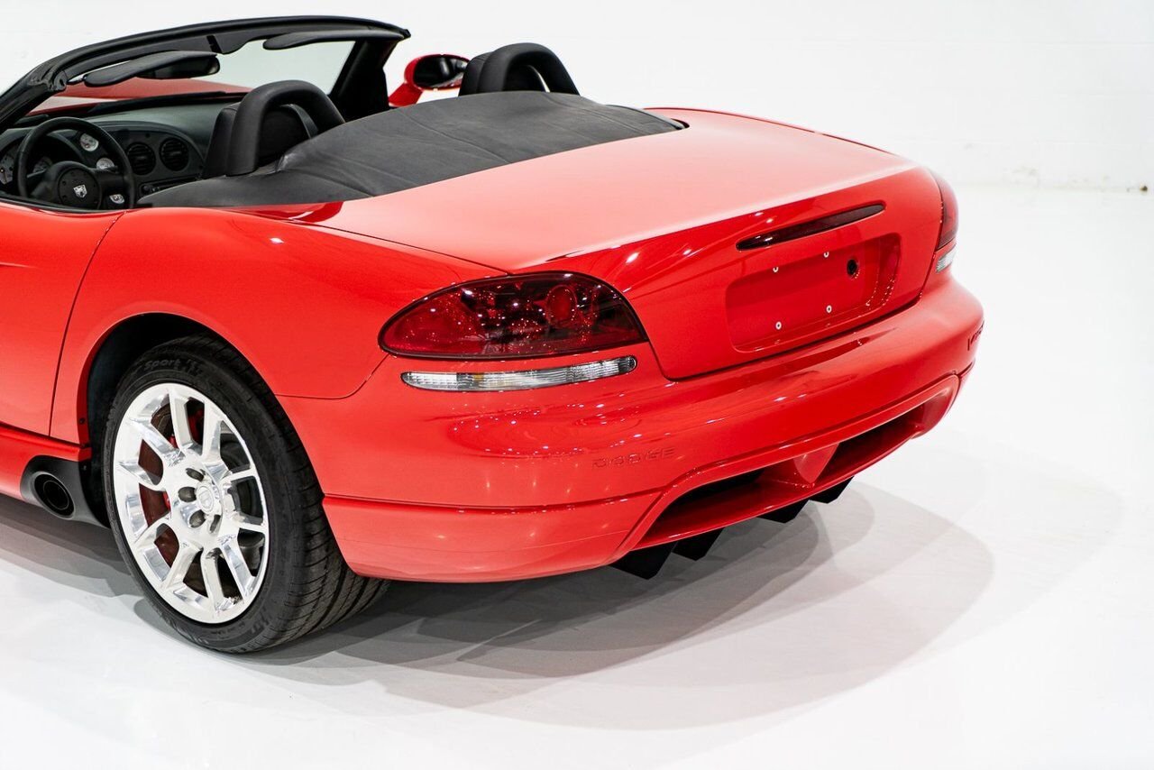 Dodge Viper Clean Title With Only 2,063 km (1,282 Miles) From New 2008 Rouge Montréal - photo #38