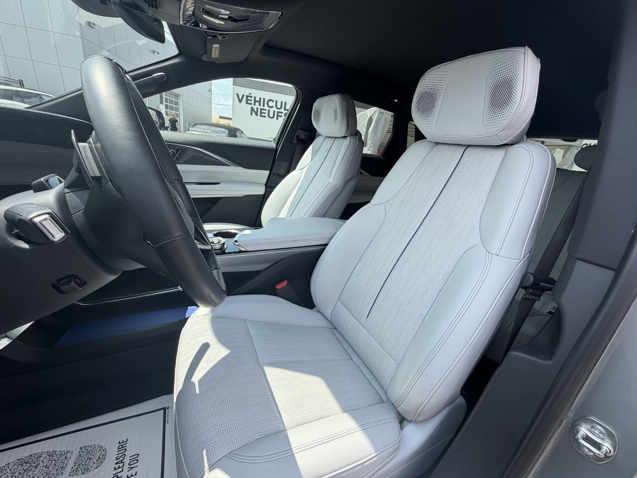 Cadillac LYRIQ LUXURY AWD FINANCEMENT À PARTIR DE 0.99% 2024 Argent Laval - photo #23